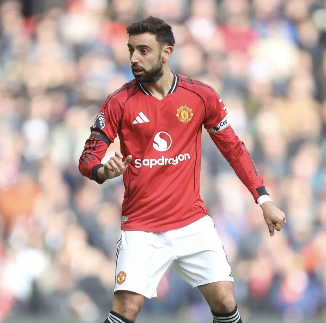 C7娱乐-亨利谈B费的助攻：他不是在踢球，是在思考足球